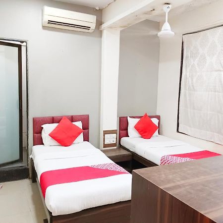 Hotel Amfahh - Andheri West Railway Station มุมไบ ภายนอก รูปภาพ