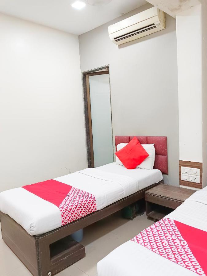 Hotel Amfahh - Andheri West Railway Station มุมไบ ภายนอก รูปภาพ