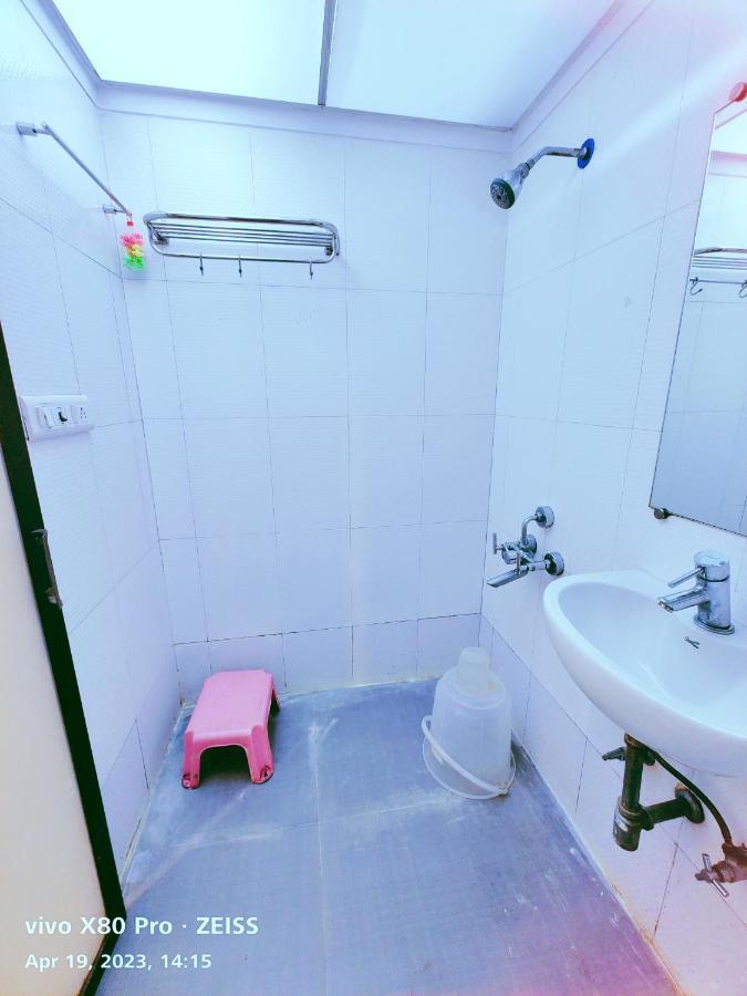 Hotel Amfahh - Andheri West Railway Station มุมไบ ภายนอก รูปภาพ