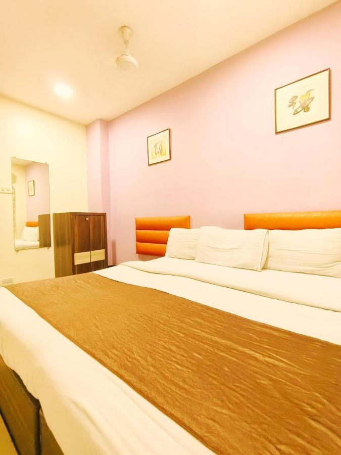 Hotel Amfahh - Andheri West Railway Station มุมไบ ภายนอก รูปภาพ